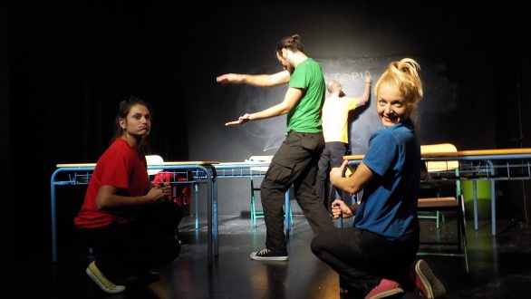 Η παράσταση “Κοιτάζοντας τον ουρανό” ταξιδεύει στην Αλεξανδρούπολη