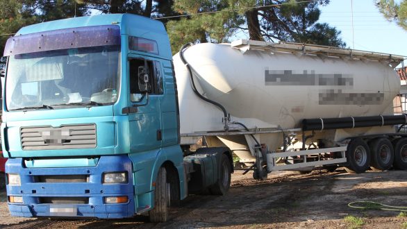 Διδυμότειχο: 57χρονος μετέφερε 19 άτομα με βυτιοφόρο!