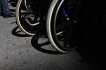 ‘Ερευνα: Ένας στους 15 οδηγούς στην Ελλάδα παρκάρει σε ράμπες ΑμεΑ