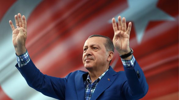 Ερντογάν: Δώστε μας τους οχτώ, για να αφήσουμε ελεύθερους τους Έλληνες στρατιωτικούς