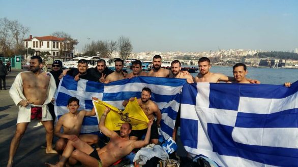 Οι Ορεστιαδίτες που βούτηξαν για τον Σταυρό στην Κωνσταντινούπολη!