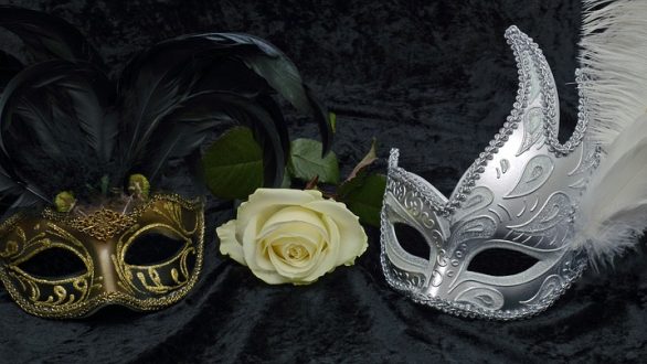 Αφιέρωμα στις μάσκες το σύμβολο του καρναβαλιού