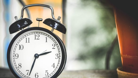 Αλλαγή ώρας 2021: Πότε γυρίζουμε τους δείκτες των ρολογιών μία ώρα πίσω