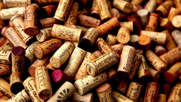 Έτσι θα χωρέσετε το φελλό και πάλι στο μπουκάλι