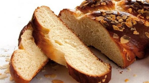 Πάσχα: Γιατί φτιάχνουμε τσουρέκια