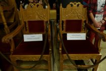 Οι θέσεις των κρατούμενων Ελλήνων Αξιωματικών στους Ναούς της Καστοριάς