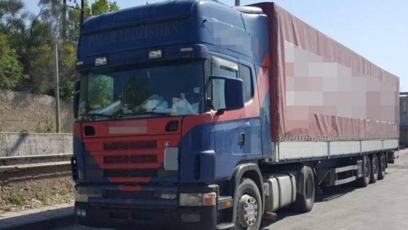 Οχτώ άτομα επιχείρησαν διακινητές να περάσουν από τους Κήπους