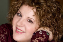 Η Άννα Γαλανού μιλάει στο Ράδιο Έβρος και το “Άρωμα Μελωδίας” για την “Εξιλέωση”…