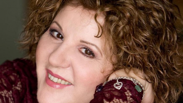 Η Άννα Γαλανού μιλάει στο Ράδιο Έβρος και το “Άρωμα Μελωδίας” για την “Εξιλέωση”…