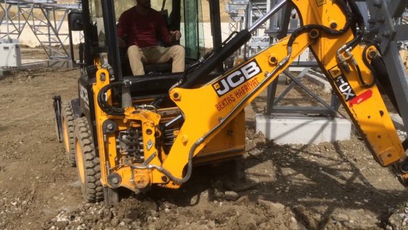 ΣΥΝΕΧΗΣ ΕΝΗΜΕΡΩΣΗ: Τούρκος χειριστής JCB ελέγχεται από τις ελληνικές αρχές!