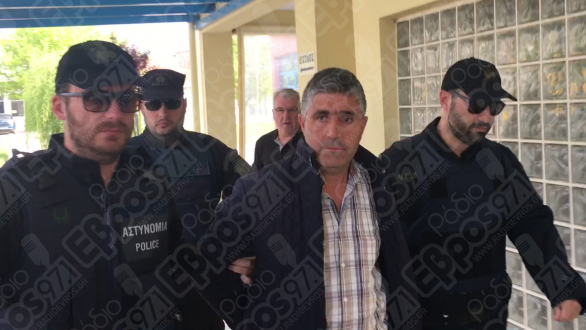 Στον εισαγγελέα οδηγήθηκε πριν από λίγο ο Τούρκος χειριστής του JCB