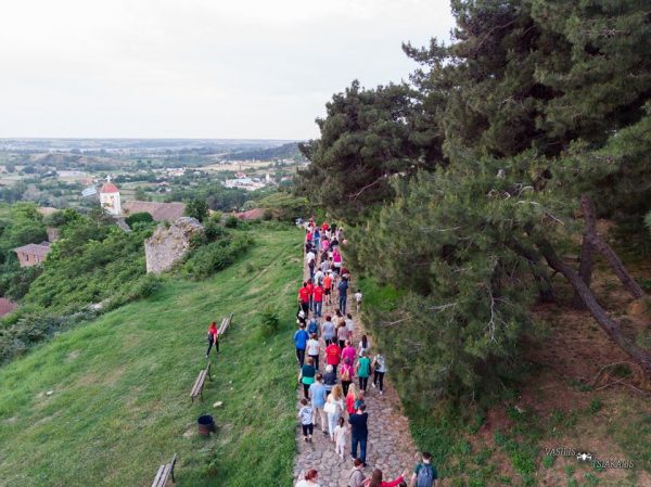 6 καστροπολίτες
