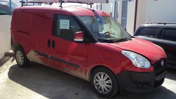 Φέρες: Σύλληψη διακινητή που μετέφερε 18 άτομα με φορτηγό όχημα