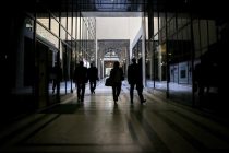 Στο 10,2% μειώθηκε η ανεργία τον Μάρτιο