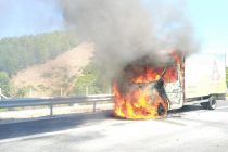 ΤΩΡΑ: Φωτιά σε όχημα στην Εγνατία