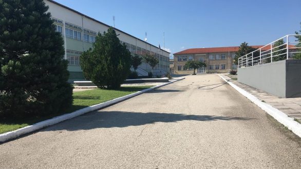 Ορεστιάδα: Στην τελική ευθεία η διαμόρφωση του αύλειου χώρου 1ου Γυμνασίου – 1ου Γενικού Λυκείου