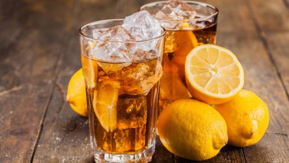 Παγωμένο τσάι με λεμόνι