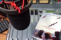 Η Βάσω Τριανταφυλλίδου-Κηπουρού με το βιβλίο της “ΣΤΑ ΑΝΤΙΚΡΙΝΑ ΠΑΡΑΛΙΑ” στο Ράδιο Έβρος…