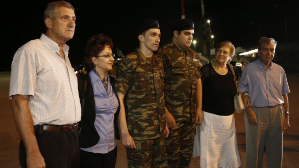 Επιτέλους σε ελληνικό έδαφος μετά από 167 ημέρες Κούκλατζης και Μητρετώδης