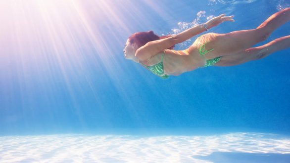 Οι 3 κανόνες που πρέπει να εφαρμόζεις με το κινητό στην παραλία