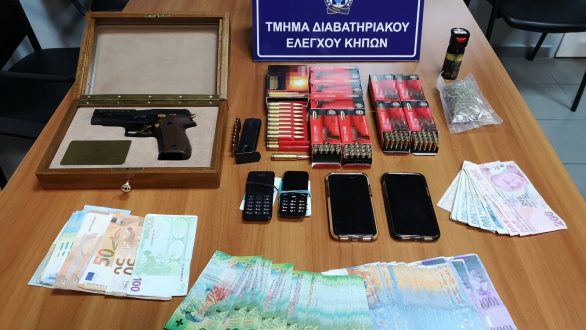Σύλληψη δύο ατόμων για κατοχή όπλων και ναρκωτικών στο Τελωνείο Κήπων