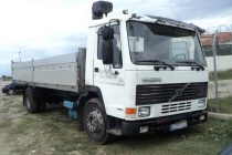 29 άτομα σε κρύπτη φορτηγού μετέφερε διακινητής στον Δορίσκο