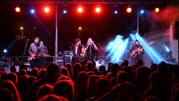 Δ.Π.Θ. : Η Χ.Ο.Φ.Ο το γιόρτασε για τα καλά με τους Κoza Mostra!