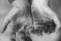 Άφησαν το παιδί τους να ζητιανεύει στους δρόμους της Ορεστιάδας