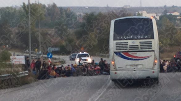 Κλειστός και πάλι! από μετανάστες ο κόμβος της Καβύλης