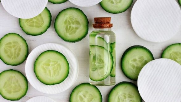 Ξεβάψτε τα μάτια σας με αγγούρι!