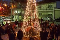 Φωταγώγηση Χριστουγεννιάτικου δέντρου στη Λεπτή