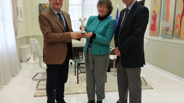 Συνάντηση Πέτροβιτς με την Πολιτική Σύμβουλο και Επιτετραμμένη της Πρεσβείας του Καναδά