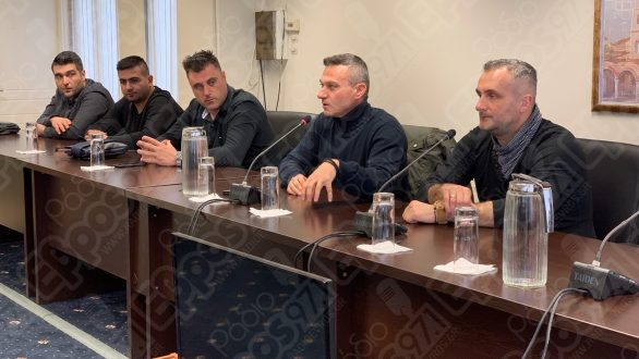 Γέμισαν την αίθουσα Δημοτικού Συμβουλίου Ορεστιάδας οι Στρατιωτικοί