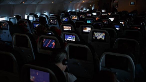 Γιατί σβήνουν τα φώτα της καμπίνας κατά την απογείωση και προσγείωση του αεροπλάνου