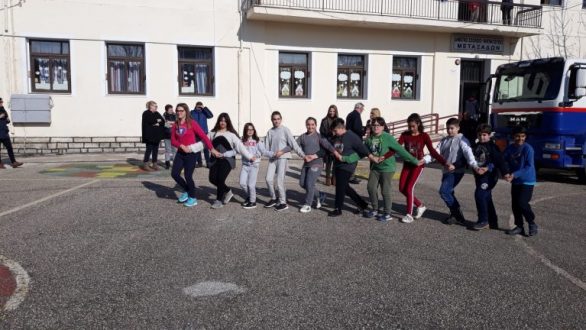 Μεταξάδες:Δωρεά πετρελαίου θέρμανσης στο σχολείο από International Foundation for Greece