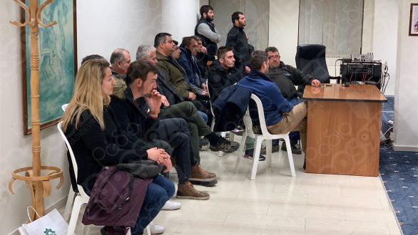 “Εισβολή” των αγροτών στο Δημοτικό Συμβούλιο Ορεστιάδας