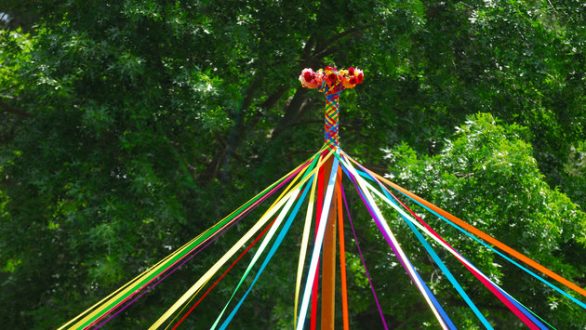 Γαϊτανάκι: Το παραδοσιακό έθιμο της Αποκριάς και οι ρίζες του