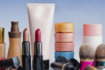 Χαράτσι στα καλλυντικά επιβάλλει το υπουργείο Υγείας