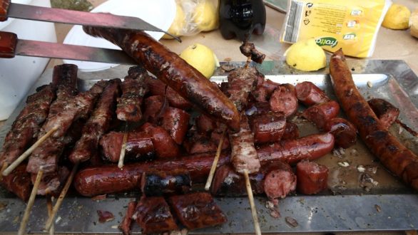 125 κιλά λουκάνικα ψήθηκαν την Τσικνοπέμπτη στο Διδυμότειχο
