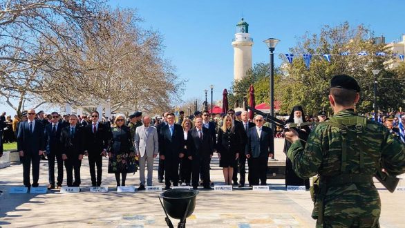 Παρουσία του Γ.Γ. ΥΠΕΧΩΔΕ και της Φ. Γεννηματά η παρέλαση στην Αλεξανδρούπολη