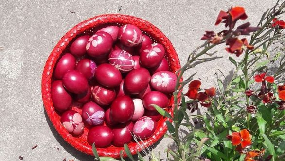 Κόκκινα αυγά βαμμένα με Ριζάρι…με φυσικό και παραδοσιακό τρόπο.