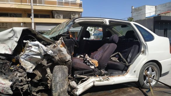 Μετωπική σύγκρουση δύο αυτοκινήτων στο Πύθιο