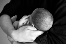 Δεύτερη ευκαιρία για το επίδομα γέννας: Παράταση έως τέλος του έτους