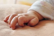 Το δελτίο τύπου της Αστυνομίας για τις παράνομες υιοθεσίες βρεφών στην Αλεξανδρούπολη