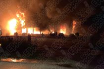 Μεγάλη φωτιά σε κατάστημα επίπλων