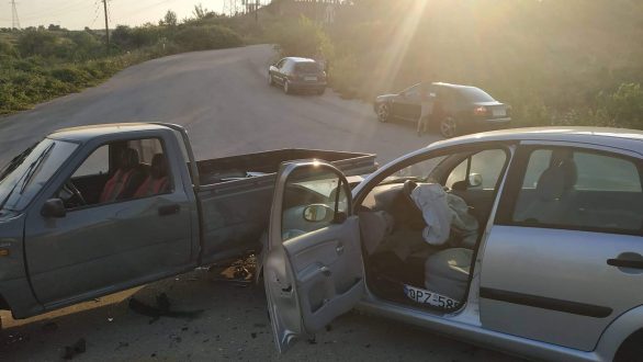 Αυτοκίνητα συγκρούστηκαν έξω από το Διδυμότειχο