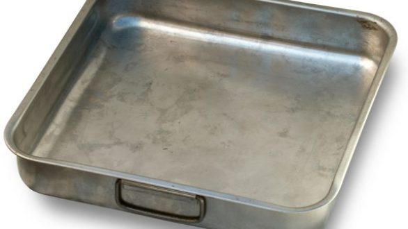 Πώς να κάνετε τα παλιά ταψιά να μοιάζουν σαν καινούργια