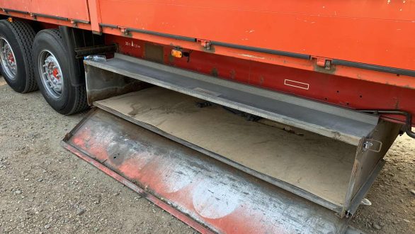 Ορεστιάδα: Σε κρύπτη φορτηγού μετέφεραν διακινητές 12 άτομα