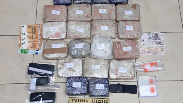 51χρονος συνελήφθη στις Καστανιές με 10,7 κιλά ηρωίνη σε κρύπτη Ι.Χ.