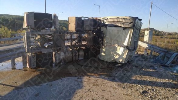 Φορτηγό ντελαπάρισε έξω από το Διδυμότειχο